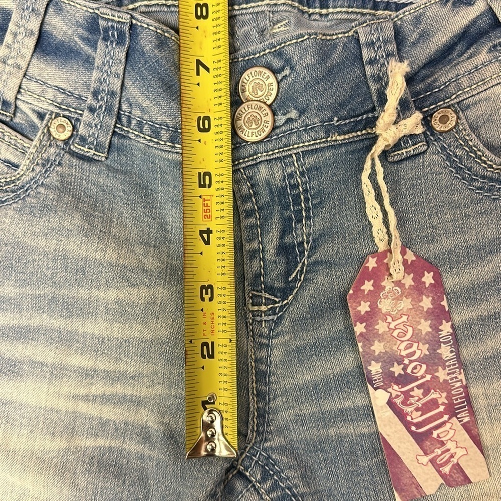 83.  NWT wallflower women’s luscious curve light blue skinny jeans size 1 R - Picture 7 of 9